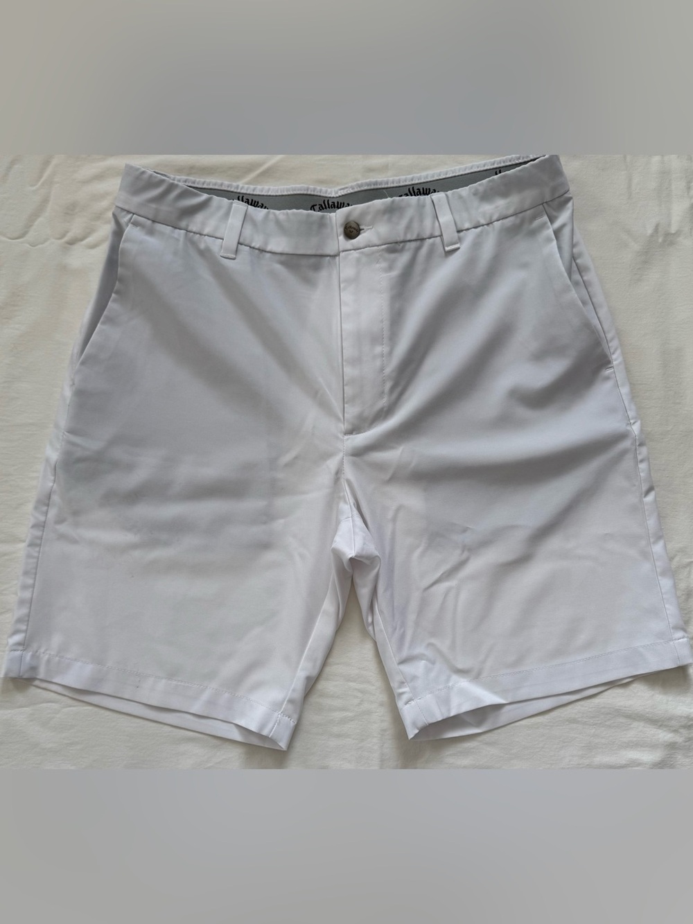 Callaway White Golf Shorts – Size 34